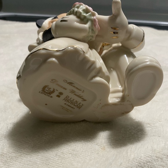 Lenox Disney Minnie's Dream Wedding Cake Topper Figurine Mickey Crystal Ring - Picture 2 of 2